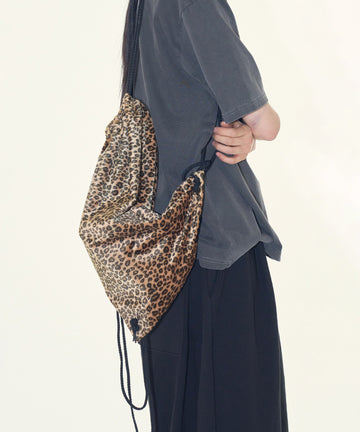 Melta leopard drawstring bag